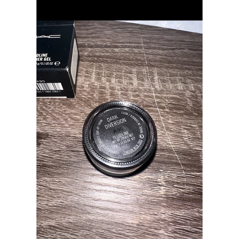 MAC Cosmetics mac fluidline